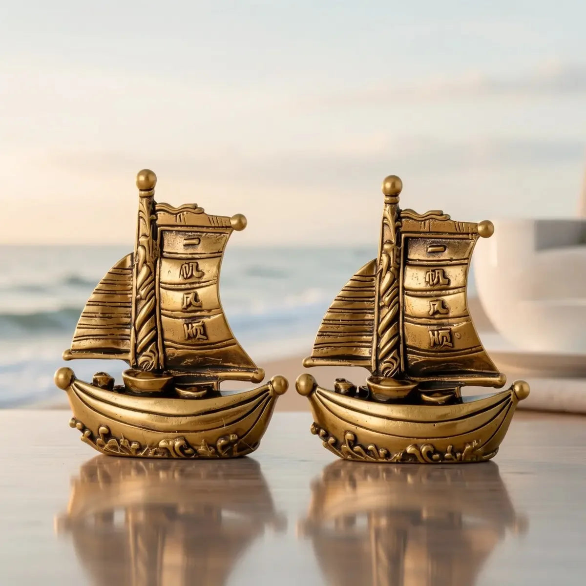 1PCS Smooth Sailing Sailboat Mini Ornament, Lucky Gold Ingot Copper Ship Statue, Feng Shui Decor Craft for Living Room Entrance Office Desktop Tea Tray, Decoration Items, Decorative