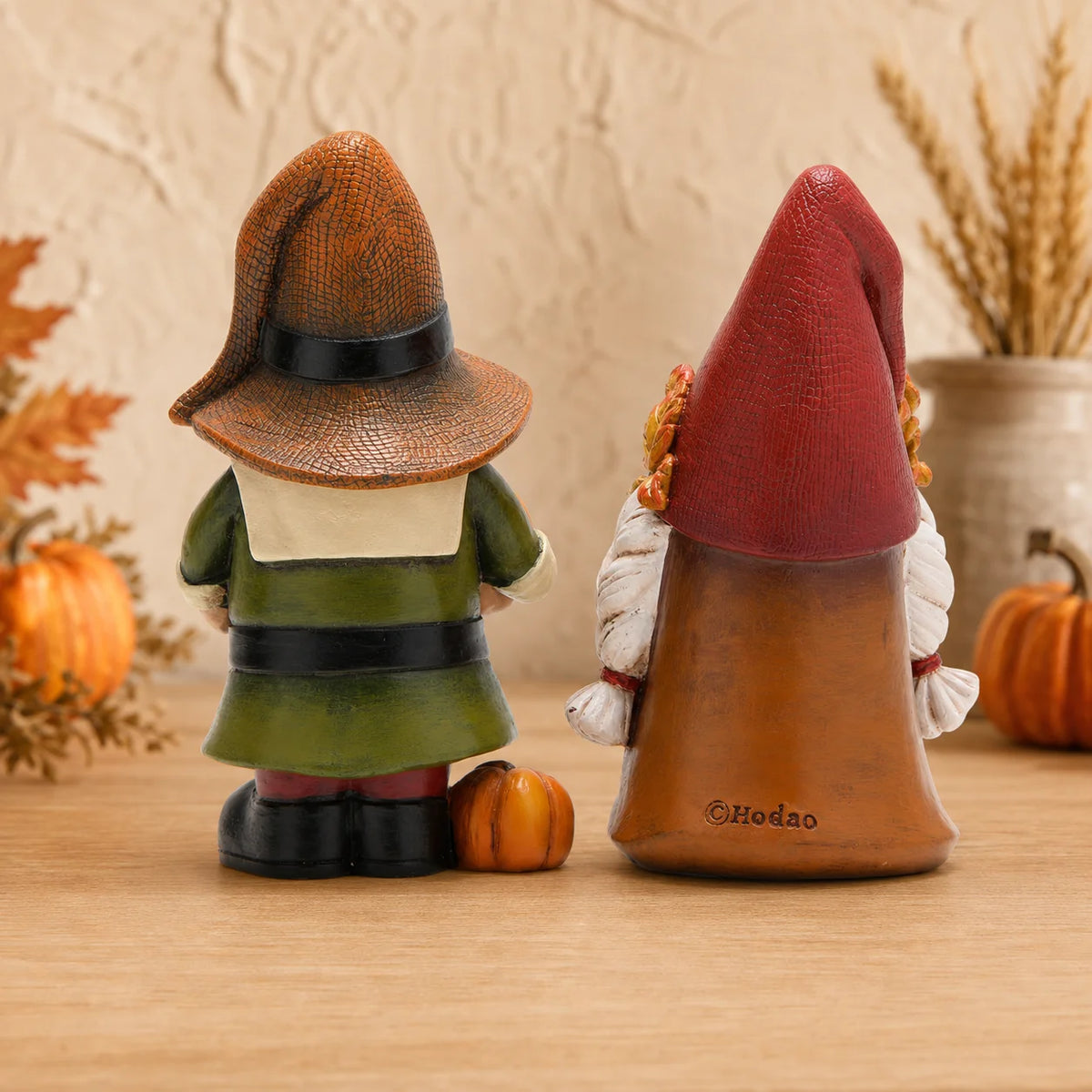 Hodao Resin Fall Gnome Figurine Set, 2-Piece Thanksgiving Gnome Figure Model with Pumpkin, Harvest Basket, Autumn Leaves and White Beard, Collectible Tabletop Shelf Sitter Decor for Fireplace Mantel Tiered Tray Home Display,