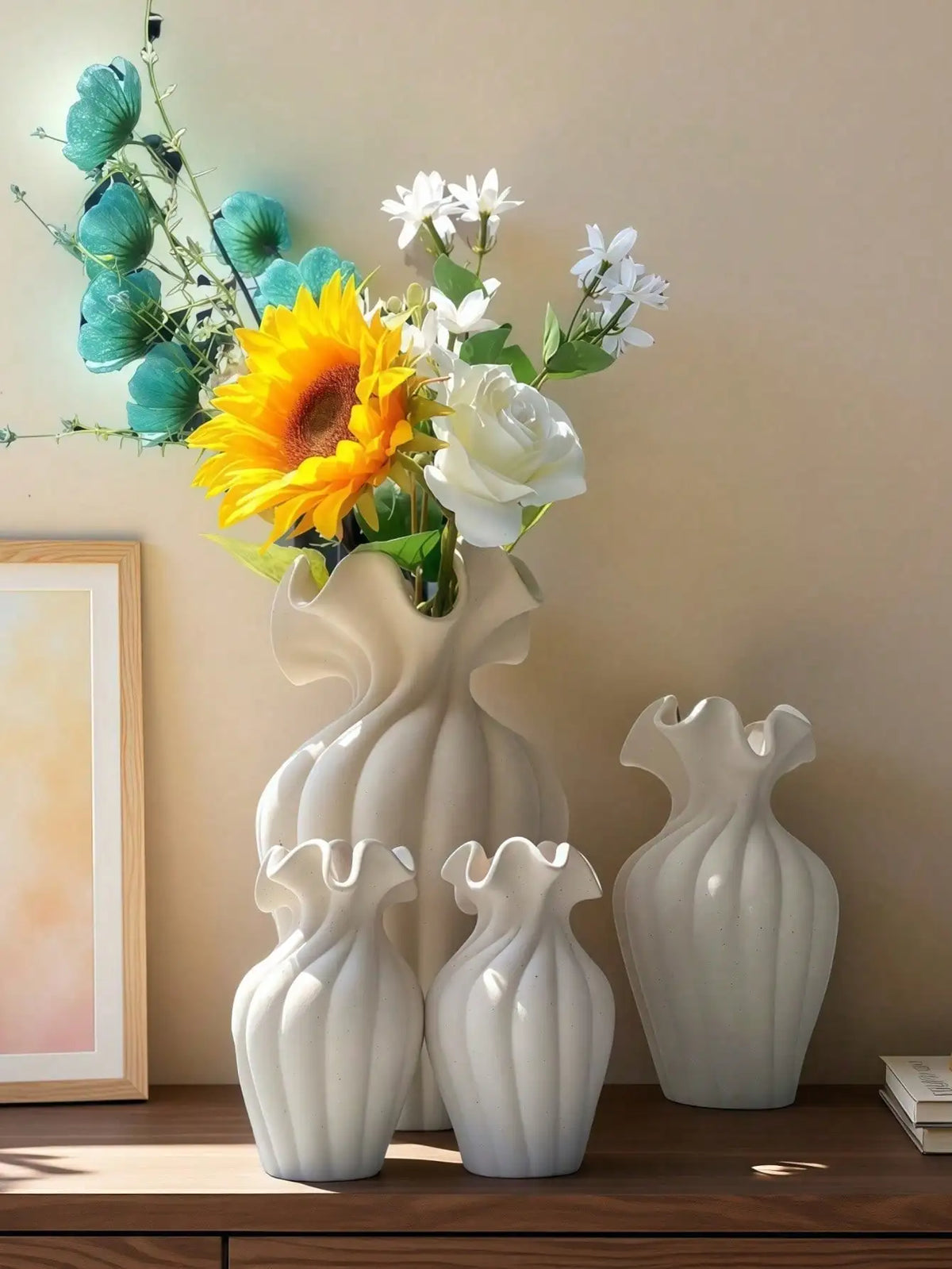 1pc French Retro Style Vase, White Decorative Flower Vase, Suitable For Living Room/Dining Table Home Decor, Elegant Style, Makes A Great Gift，sh260105194514338013745