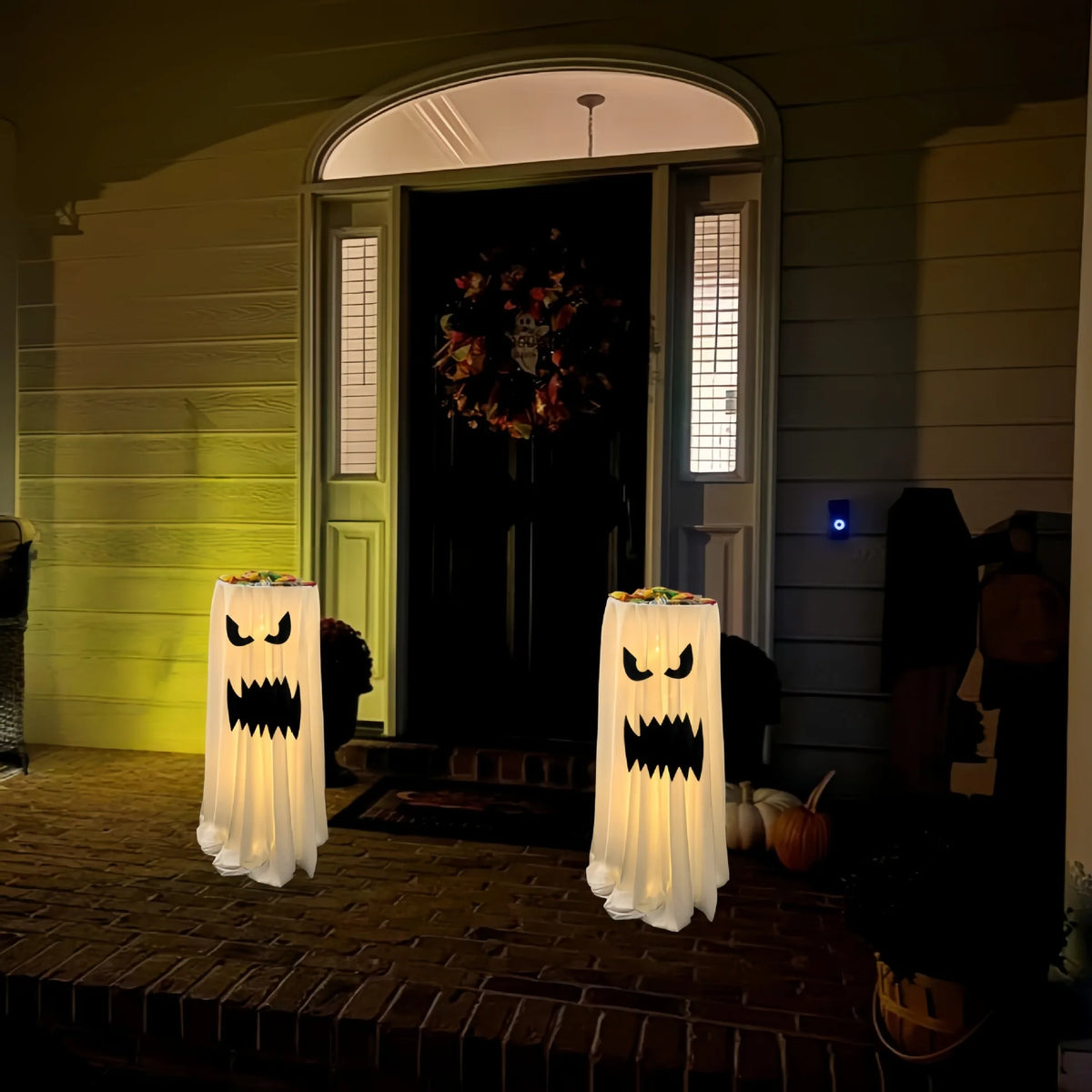 31.5in Tall Halloween Ghost Candy Holder, Standing Ghost Treat Bowl, Spooky Ghost Fabric Candy Bucket for Front Porch Yard Outdoor Decor, Halloween Party Trick or Treat Candy Display Stand Decoration(Battery Not Included)