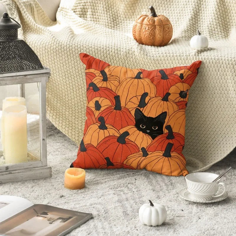 1pc 2D Flat Printed Throw Pillow, Featuring a Playful Little Black Cat Hidden Among Orange-Red Pumpkin Clusters, Simple Cartoon Art Style, Full of Autumn Atmosphere, Cute and Soothing, Suitable for Living Room and Halloween T