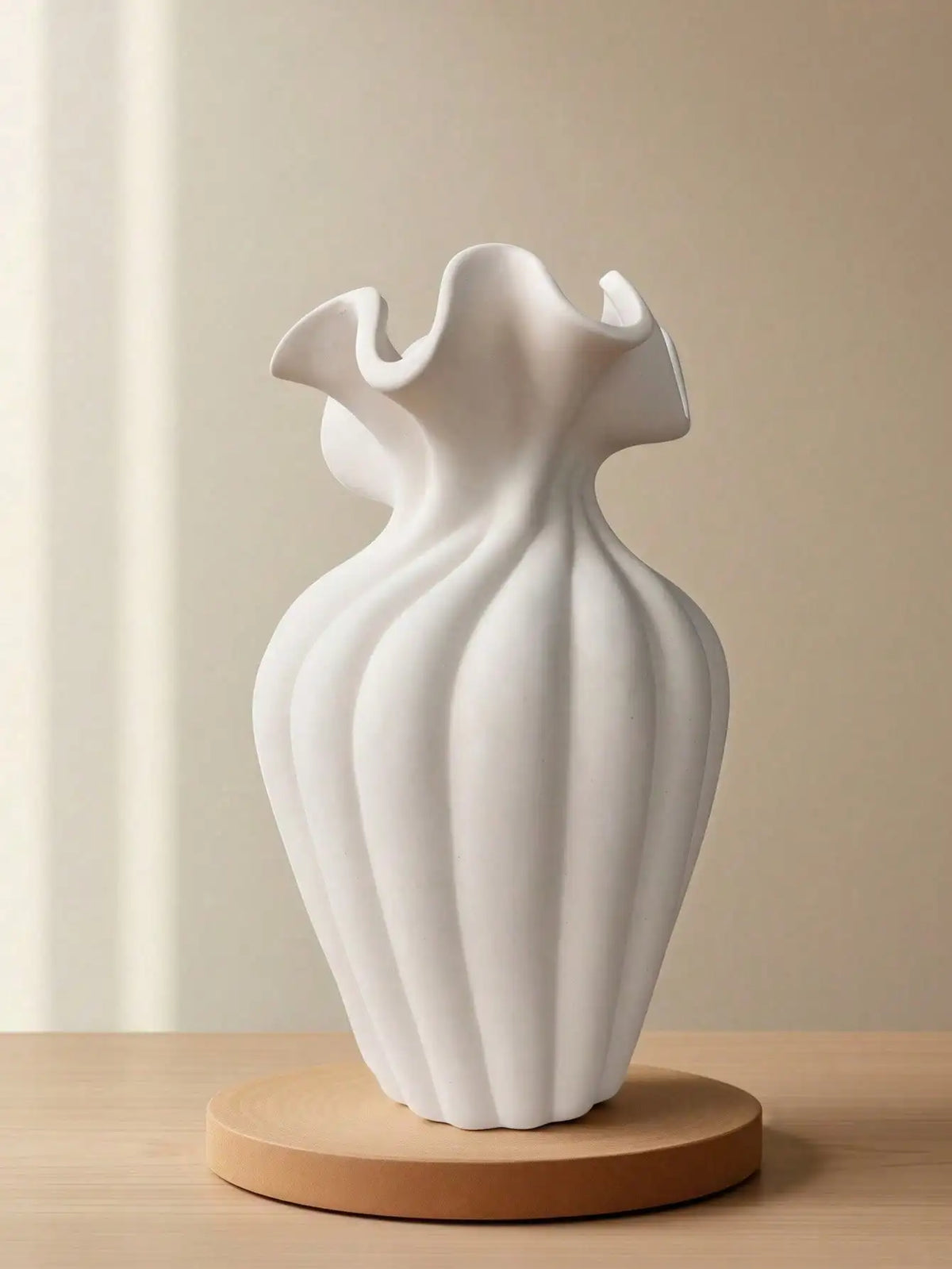 1pc French Retro Style Vase, White Decorative Flower Vase, Suitable For Living Room/Dining Table Home Decor, Elegant Style, Makes A Great Gift，sh260105194514338013745